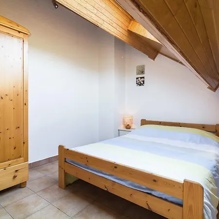 Cozy Holiday Home In Gedinne With Garden Semesterbostad Gedinne